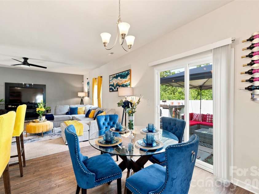 7218 Cuddington Drive, Charlotte, NC 28215.  MLS# CAR4407800, YatesRealty ID 43327. 