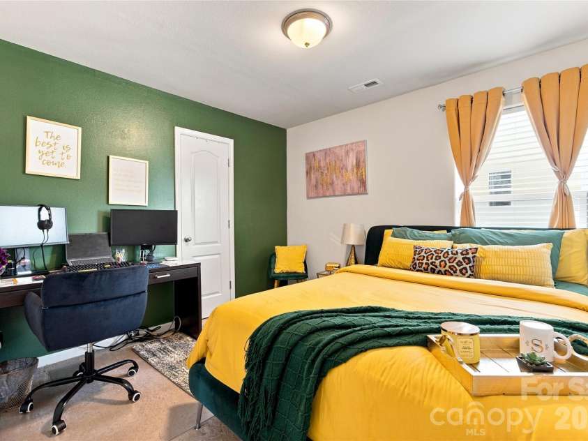 7218 Cuddington Drive, Charlotte, NC 28215.  MLS# CAR4407800, YatesRealty ID 43327. 