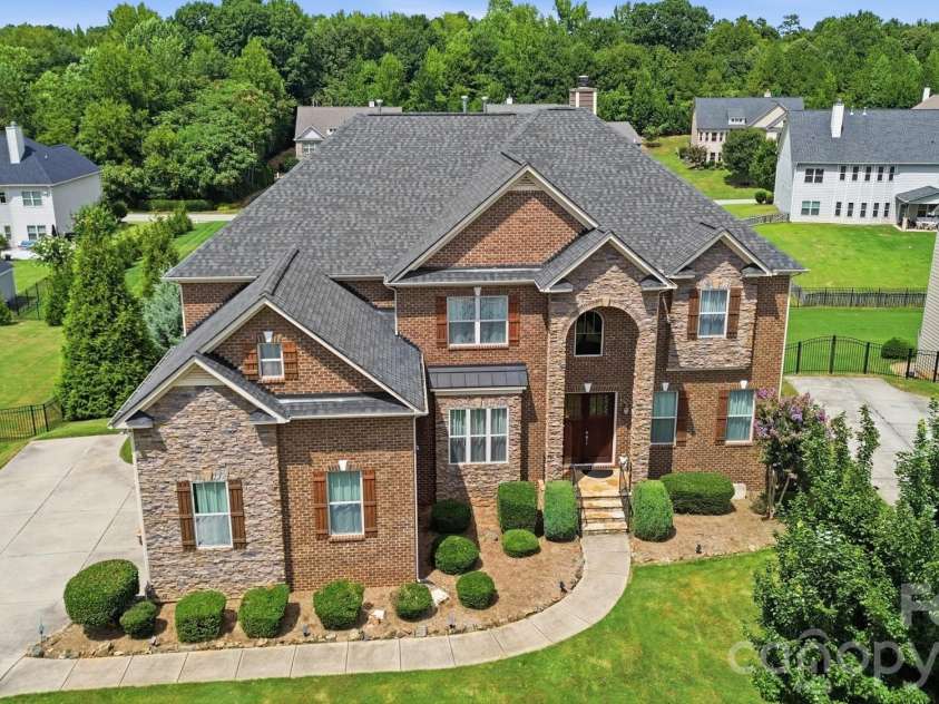 5104 Brynmar Drive, Waxhaw, NC 28173.  MLS# CAR4408350, YatesRealty ID 43328. 
