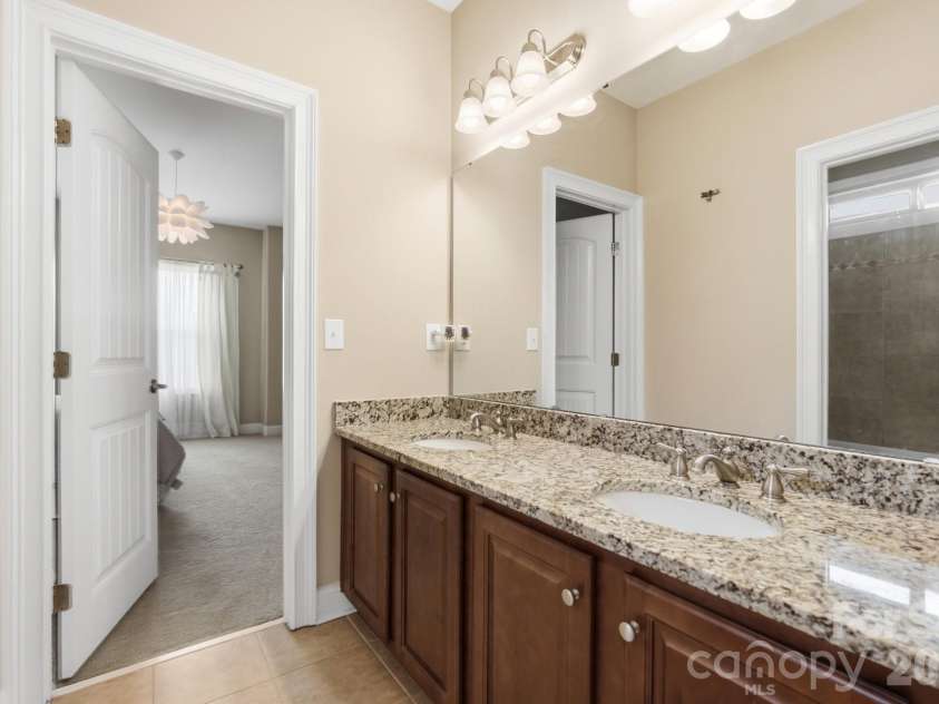 5104 Brynmar Drive, Waxhaw, NC 28173.  MLS# CAR4408350, YatesRealty ID 43328. 