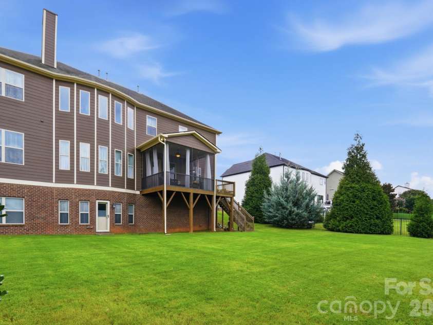 5104 Brynmar Drive, Waxhaw, NC 28173.  MLS# CAR4408350, YatesRealty ID 43328. 