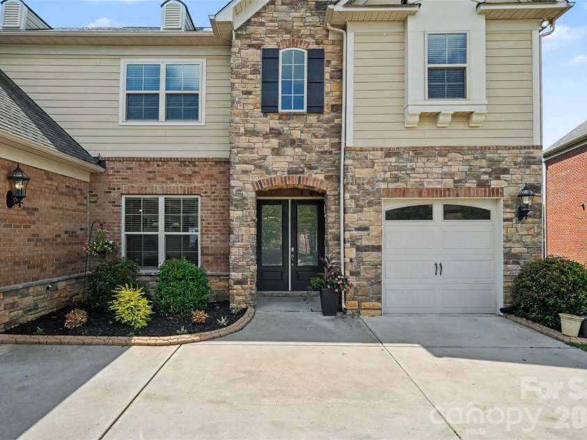 12722 Rusty Blackbird Way, Charlotte, NC 28278.  MLS# CAR4408935, YatesRealty ID 43329. 