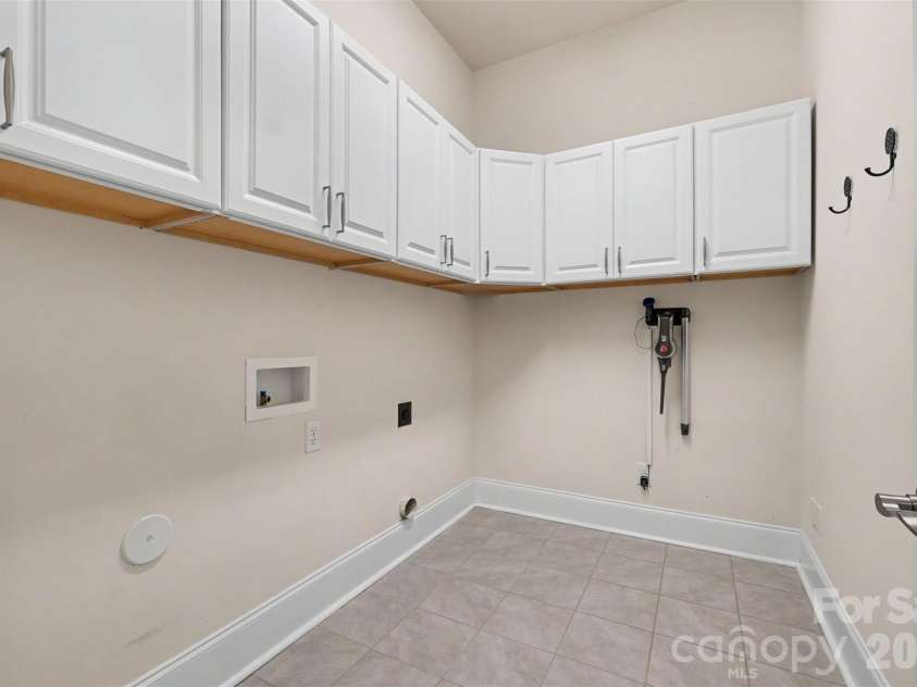 12722 Rusty Blackbird Way, Charlotte, NC 28278.  MLS# CAR4408935, YatesRealty ID 43329. 