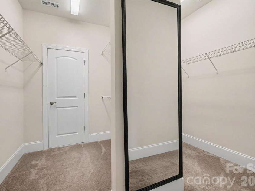 12722 Rusty Blackbird Way, Charlotte, NC 28278.  MLS# CAR4408935, YatesRealty ID 43329. 