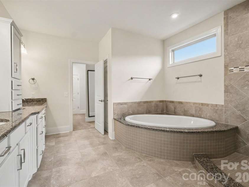 12722 Rusty Blackbird Way, Charlotte, NC 28278.  MLS# CAR4408935, YatesRealty ID 43329. 