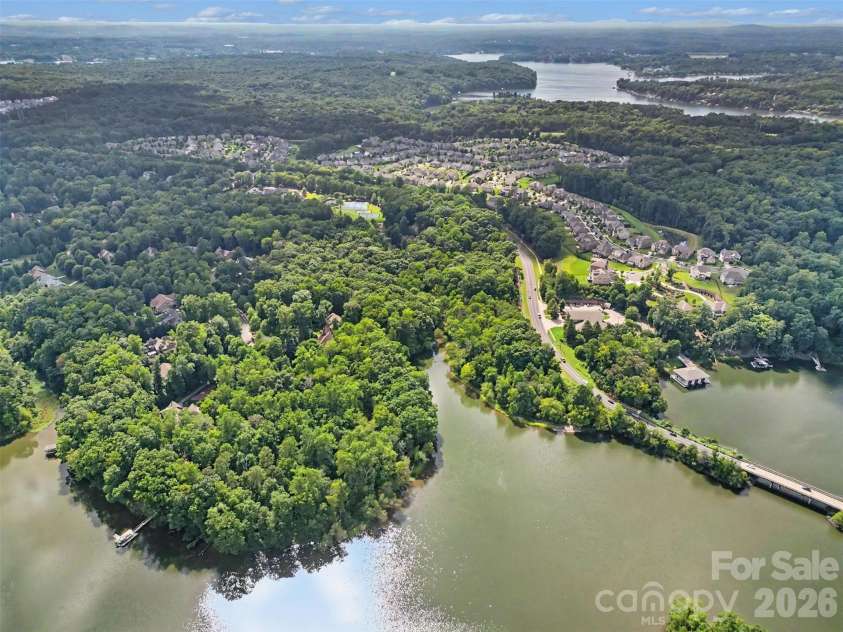 12722 Rusty Blackbird Way, Charlotte, NC 28278.  MLS# CAR4408935, YatesRealty ID 43329. 