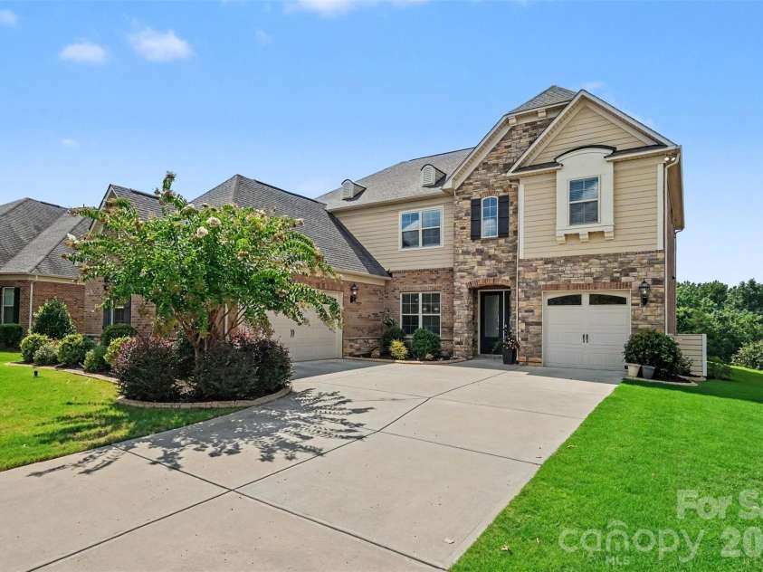 12722 Rusty Blackbird Way, Charlotte, NC 28278.  MLS# CAR4408935, YatesRealty ID 43329. 