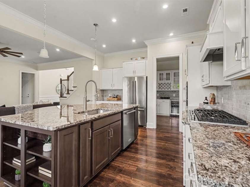 12722 Rusty Blackbird Way, Charlotte, NC 28278.  MLS# CAR4408935, YatesRealty ID 43329. 