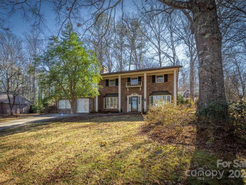 224 Camelot Drive, Morganton, NC 28655.  MLS# CAR4160972, YatesRealty ID 4333. 