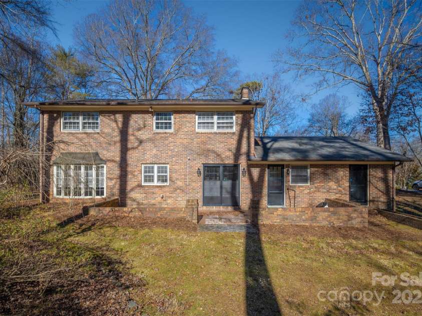 224 Camelot Drive, Morganton, NC 28655.  MLS# CAR4160972, YatesRealty ID 4333. 