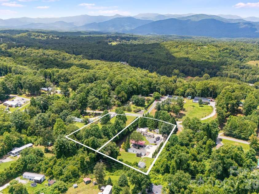 340 and 298 Apache Path, Marion, NC 28752.  MLS# CAR4405014, YatesRealty ID 43330. 