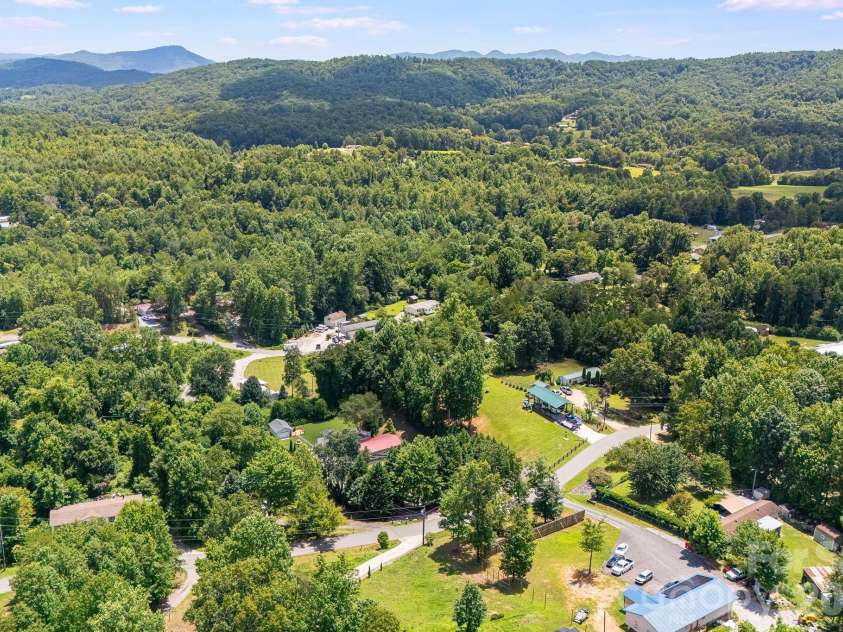 340 and 298 Apache Path, Marion, NC 28752.  MLS# CAR4405014, YatesRealty ID 43330. 