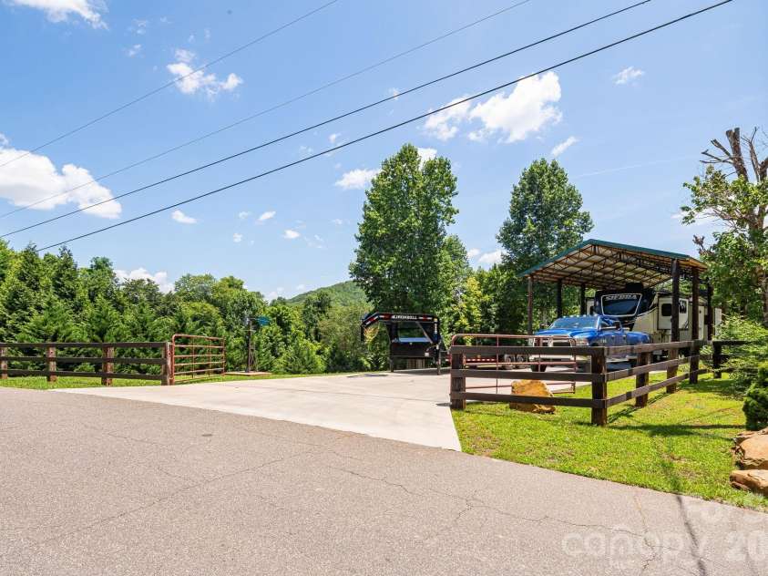 340 and 298 Apache Path, Marion, NC 28752.  MLS# CAR4405014, YatesRealty ID 43330. 