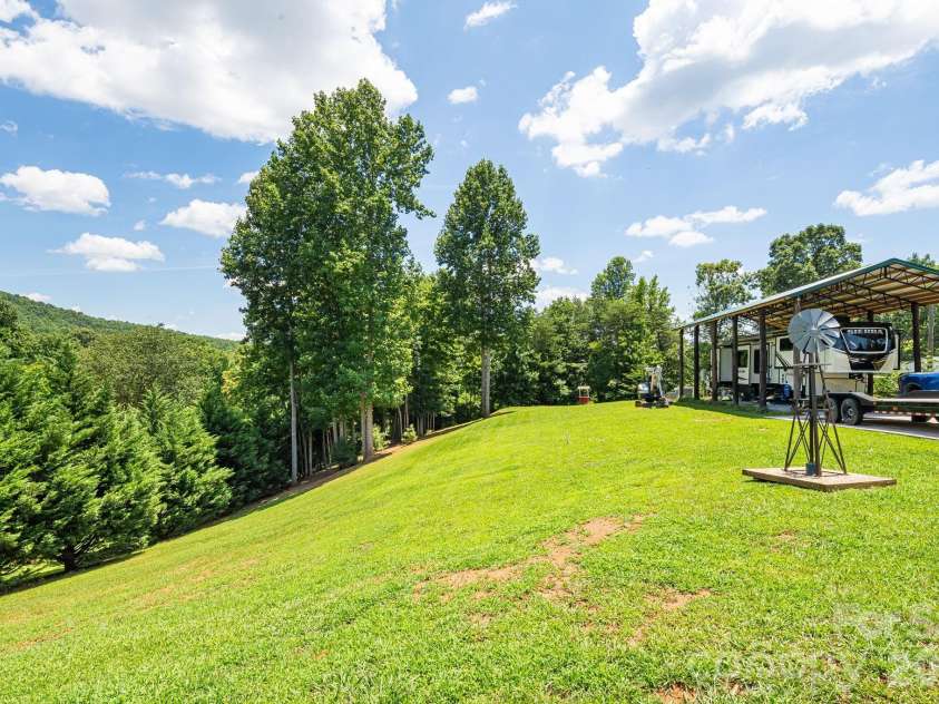 340 and 298 Apache Path, Marion, NC 28752.  MLS# CAR4405014, YatesRealty ID 43330. 