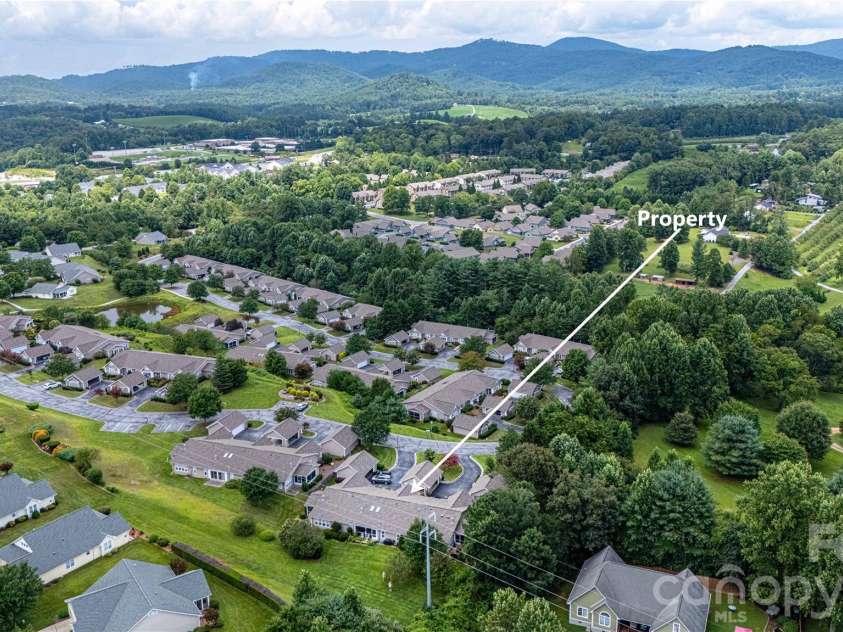 5303 Wood Duck Way, Hendersonville, NC 28792.  MLS# CAR4412210, YatesRealty ID 43331. 