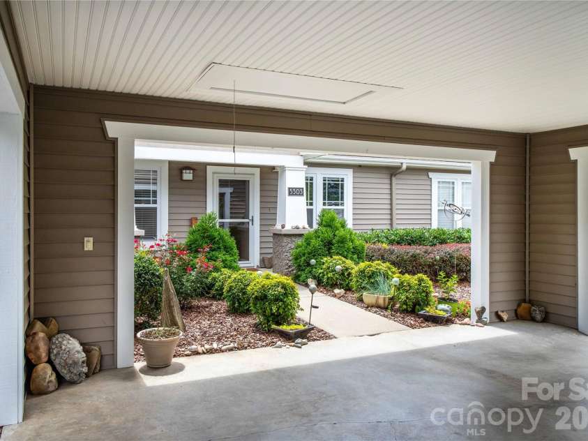 5303 Wood Duck Way, Hendersonville, NC 28792.  MLS# CAR4412210, YatesRealty ID 43331. 