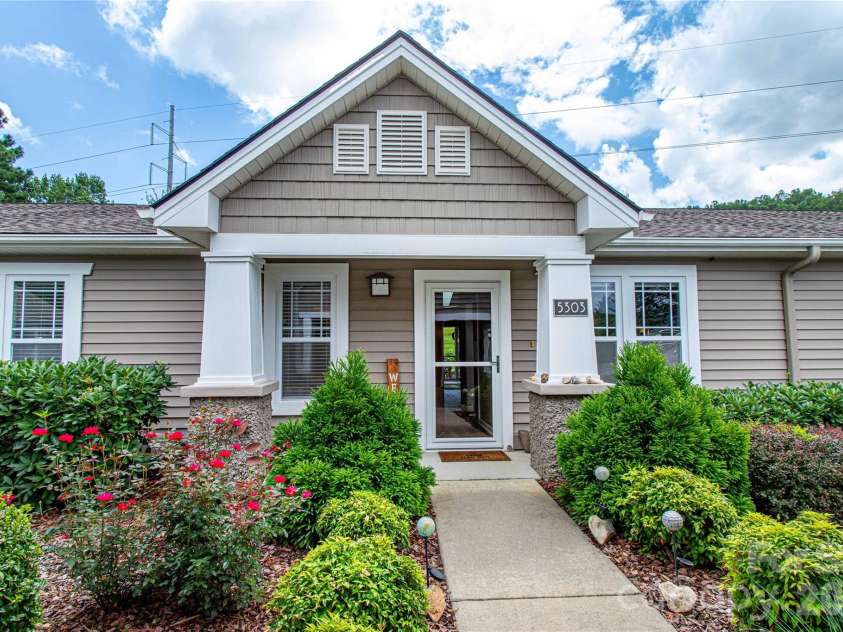 5303 Wood Duck Way, Hendersonville, NC 28792.  MLS# CAR4412210, YatesRealty ID 43331. 