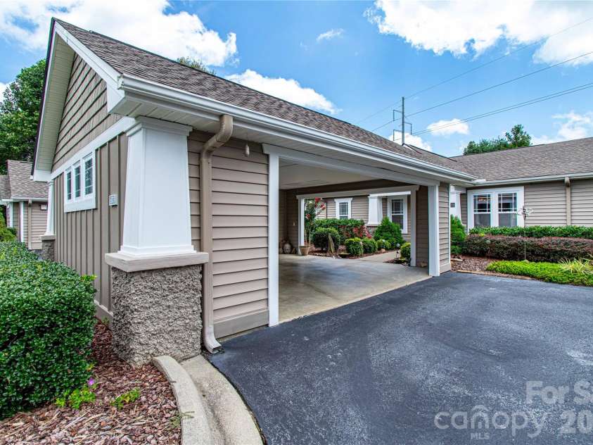 5303 Wood Duck Way, Hendersonville, NC 28792.  MLS# CAR4412210, YatesRealty ID 43331. 