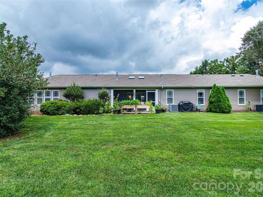 5303 Wood Duck Way, Hendersonville, NC 28792.  MLS# CAR4412210, YatesRealty ID 43331. 