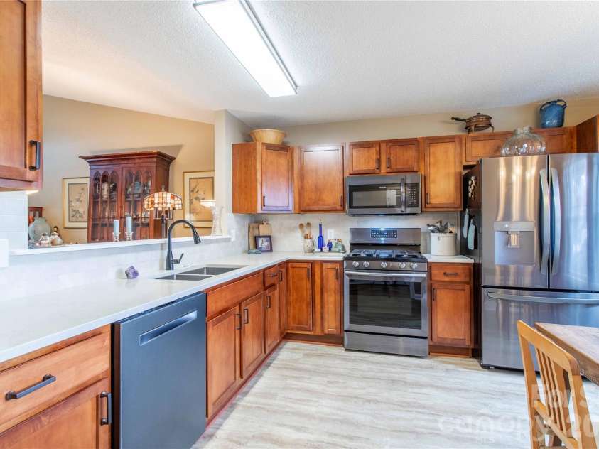 5303 Wood Duck Way, Hendersonville, NC 28792.  MLS# CAR4412210, YatesRealty ID 43331. 