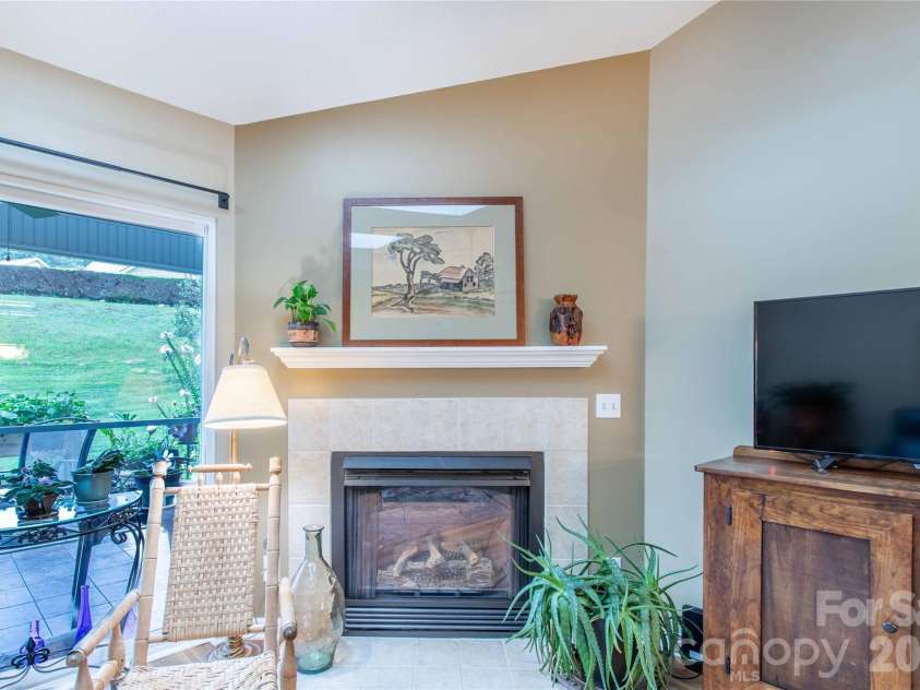 5303 Wood Duck Way, Hendersonville, NC 28792.  MLS# CAR4412210, YatesRealty ID 43331. 