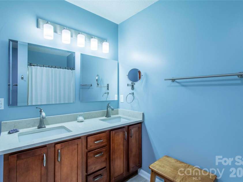 5303 Wood Duck Way, Hendersonville, NC 28792.  MLS# CAR4412210, YatesRealty ID 43331. 