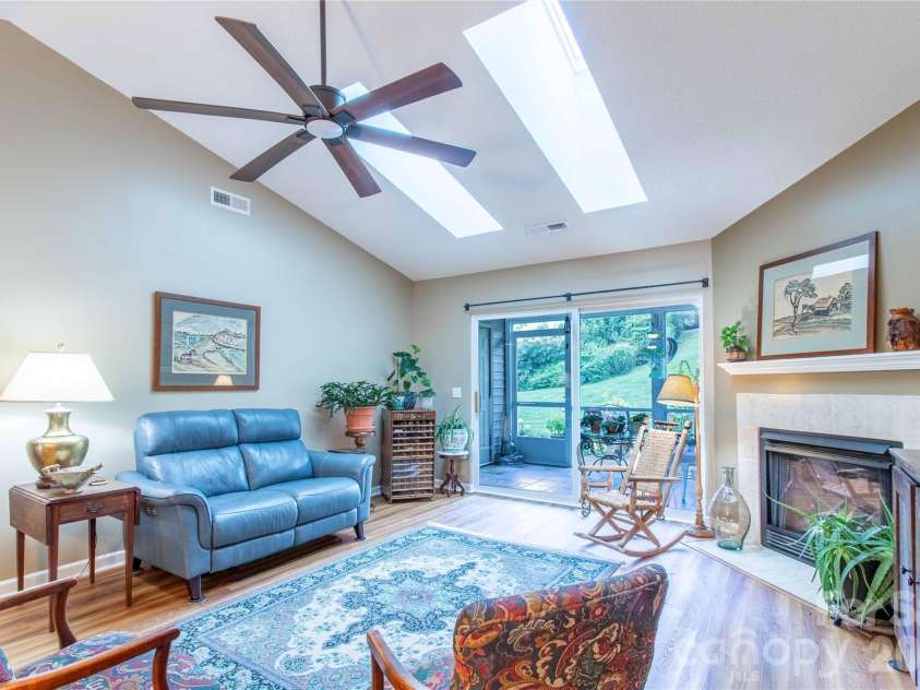 5303 Wood Duck Way, Hendersonville, NC 28792.  MLS# CAR4412210, YatesRealty ID 43331. 