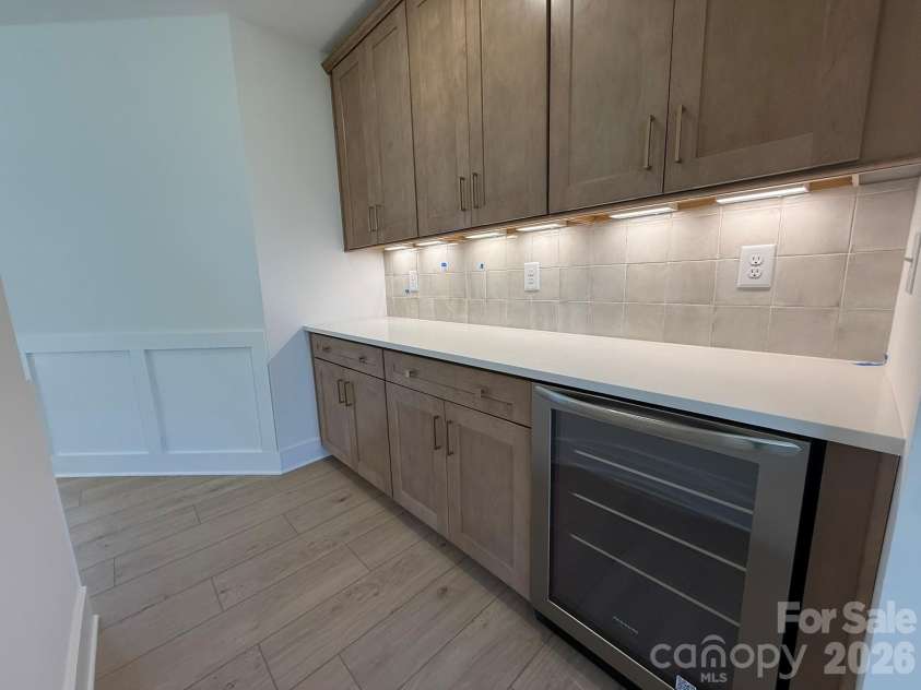 4475 Blue Mound Court, Stanley, NC 28164.  MLS# CAR4413577, YatesRealty ID 43332. Butlers Pantry