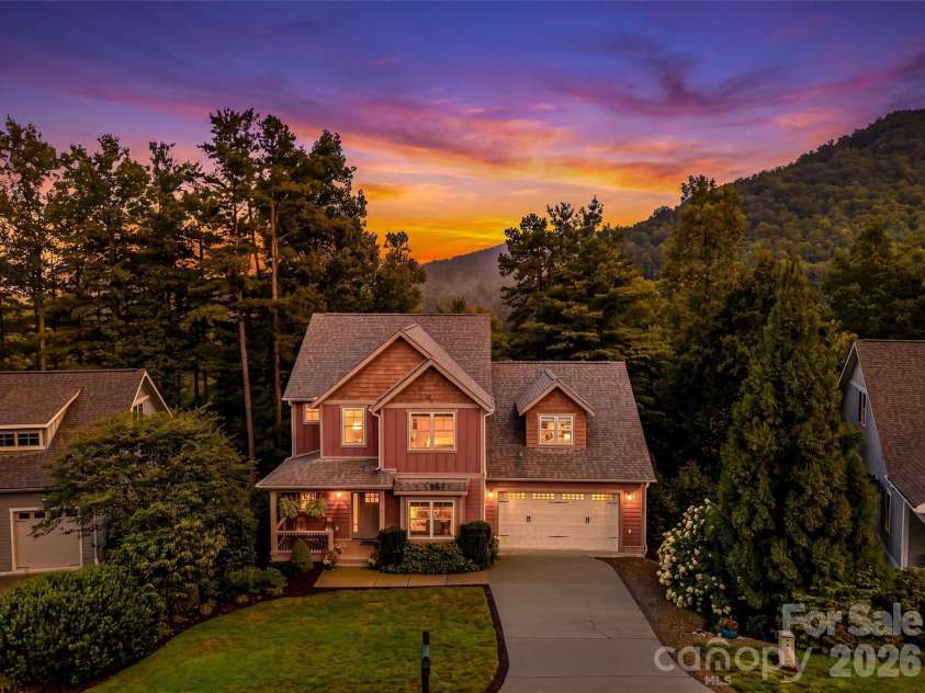 4 Old Bridge Circle, Fairview, NC 28730.  MLS# CAR4412402, YatesRealty ID 43333. 