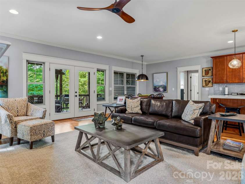 4 Old Bridge Circle, Fairview, NC 28730.  MLS# CAR4412402, YatesRealty ID 43333. 