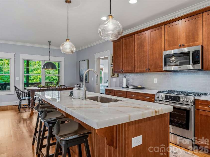 4 Old Bridge Circle, Fairview, NC 28730.  MLS# CAR4412402, YatesRealty ID 43333. 