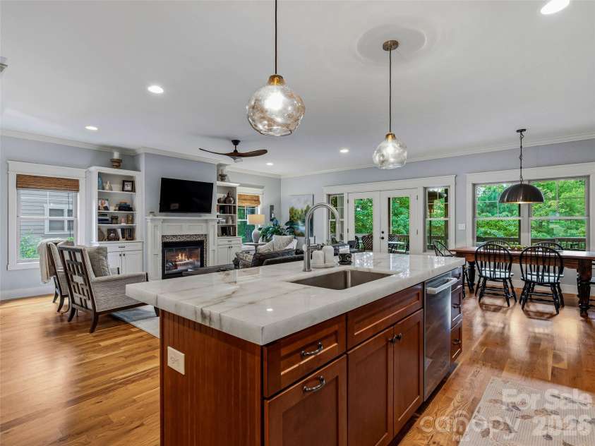 4 Old Bridge Circle, Fairview, NC 28730.  MLS# CAR4412402, YatesRealty ID 43333. 