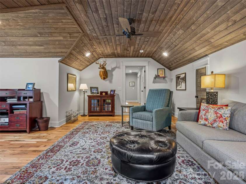 4 Old Bridge Circle, Fairview, NC 28730.  MLS# CAR4412402, YatesRealty ID 43333. 