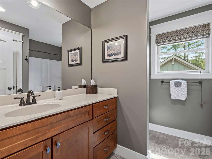 4 Old Bridge Circle, Fairview, NC 28730.  MLS# CAR4412402, YatesRealty ID 43333. 