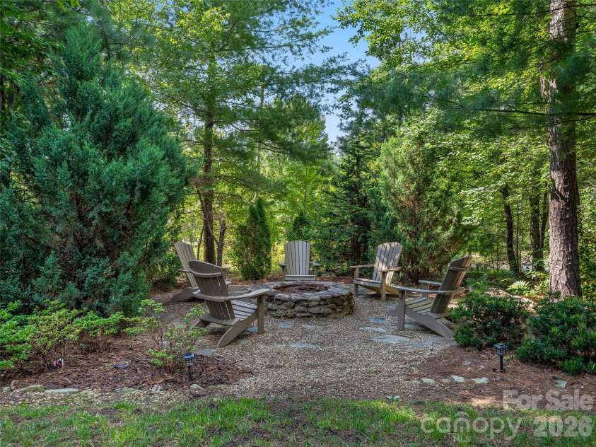 4 Old Bridge Circle, Fairview, NC 28730.  MLS# CAR4412402, YatesRealty ID 43333. 