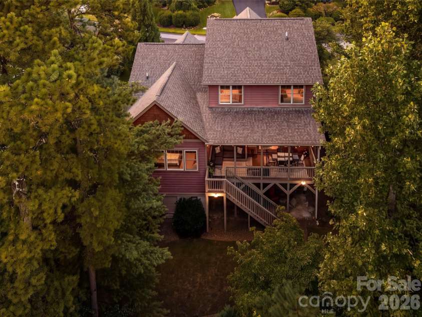 4 Old Bridge Circle, Fairview, NC 28730.  MLS# CAR4412402, YatesRealty ID 43333. 
