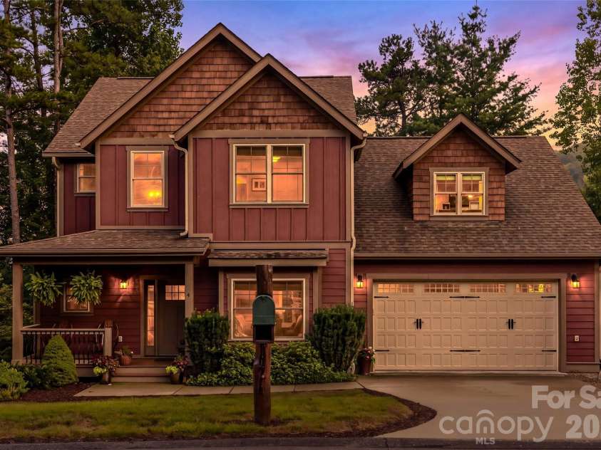4 Old Bridge Circle, Fairview, NC 28730.  MLS# CAR4412402, YatesRealty ID 43333. 