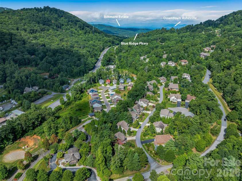 4 Old Bridge Circle, Fairview, NC 28730.  MLS# CAR4412402, YatesRealty ID 43333. 