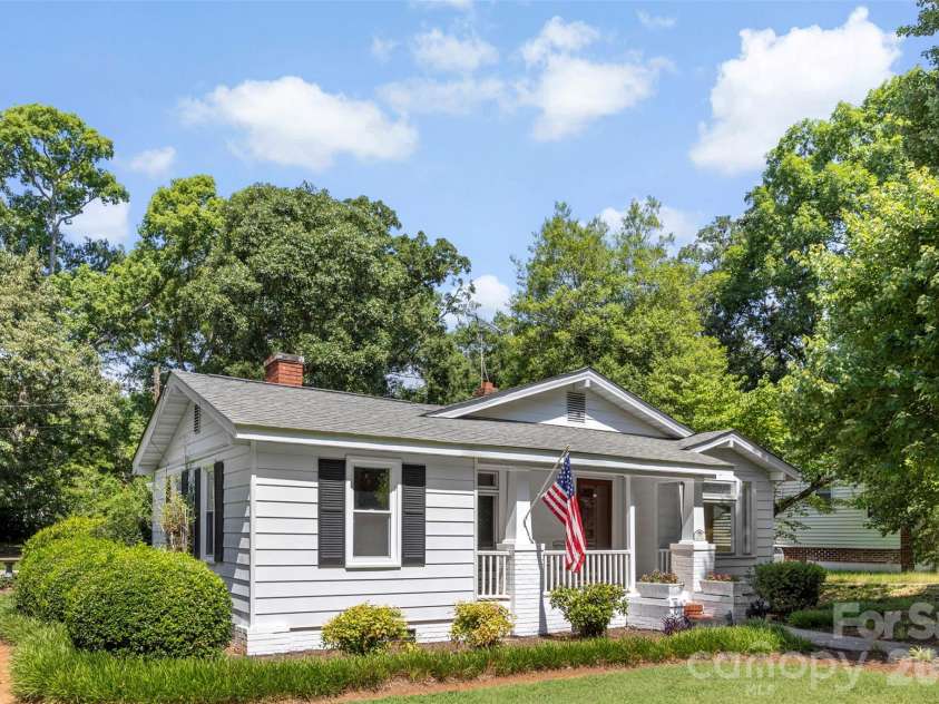 603 6th Street, Albemarle, NC 28001.  MLS# CAR4404180, YatesRealty ID 43334. 