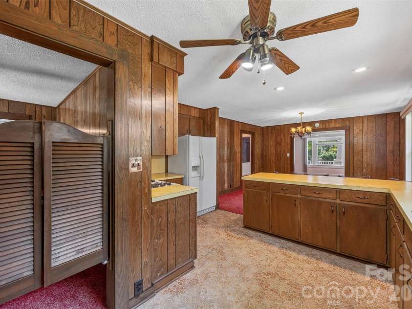603 6th Street, Albemarle, NC 28001.  MLS# CAR4404180, YatesRealty ID 43334. 