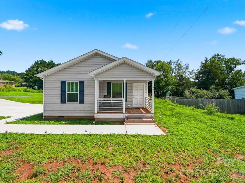 507 Hopewell Road, Morganton, NC 28655.  MLS# CAR4410085, YatesRealty ID 43335. 