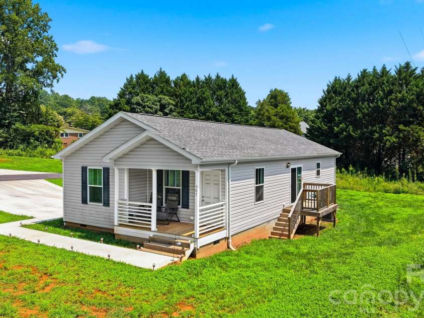 507 Hopewell Road, Morganton, NC 28655.  MLS# CAR4410085, YatesRealty ID 43335. 