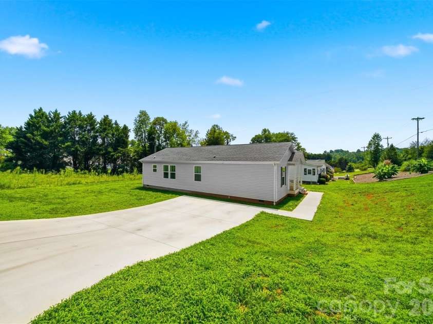 507 Hopewell Road, Morganton, NC 28655.  MLS# CAR4410085, YatesRealty ID 43335. 