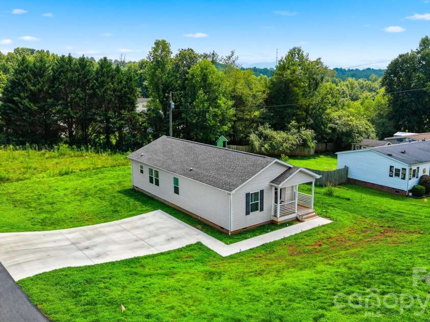 507 Hopewell Road, Morganton, NC 28655.  MLS# CAR4410085, YatesRealty ID 43335. 