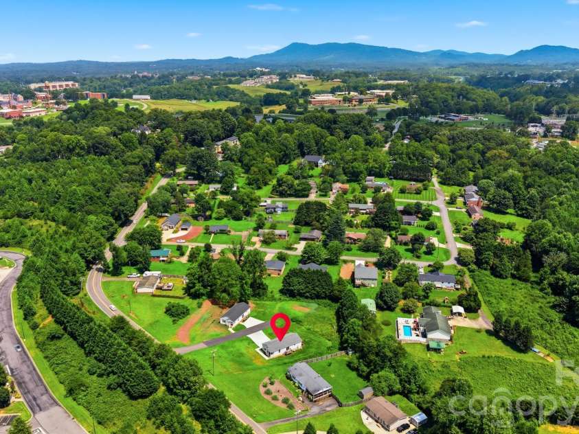 507 Hopewell Road, Morganton, NC 28655.  MLS# CAR4410085, YatesRealty ID 43335. 