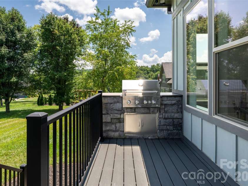 769 Daniel Circle Drive, Mills River, NC 28759.  MLS# CAR4408552, YatesRealty ID 43337. 