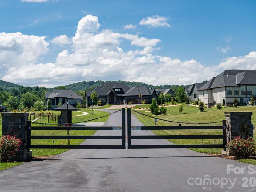 769 Daniel Circle Drive, Mills River, NC 28759.  MLS# CAR4408552, YatesRealty ID 43337. 