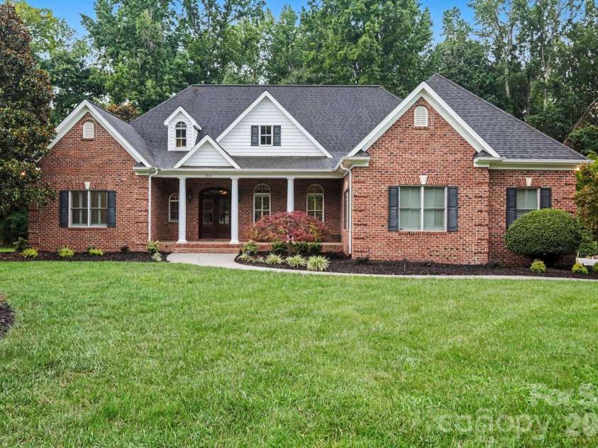 314 Glenview Drive, Salisbury, NC 28147.  MLS# CAR4411797, YatesRealty ID 43338. 