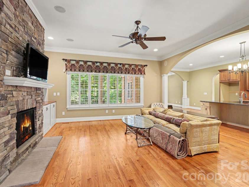 314 Glenview Drive, Salisbury, NC 28147.  MLS# CAR4411797, YatesRealty ID 43338. 