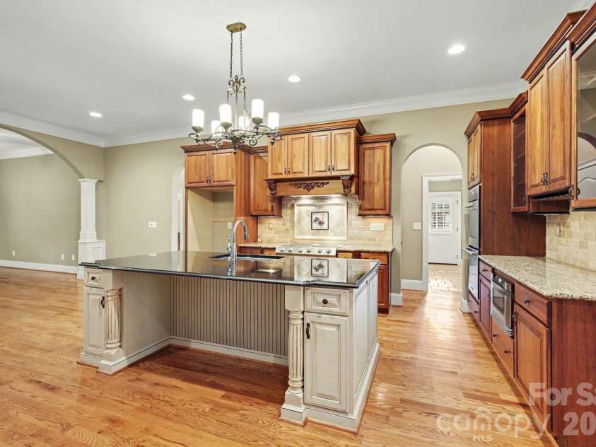 314 Glenview Drive, Salisbury, NC 28147.  MLS# CAR4411797, YatesRealty ID 43338. 